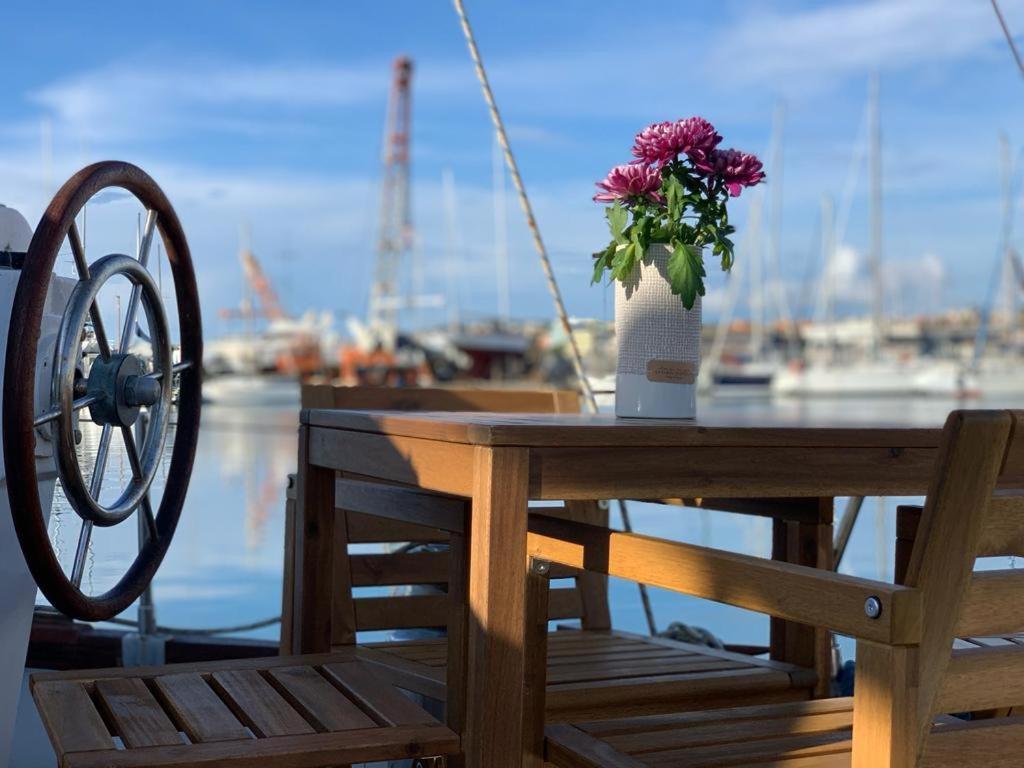 Hotel Sailing Nights Boat&Breakfast Alghero Esterno foto
